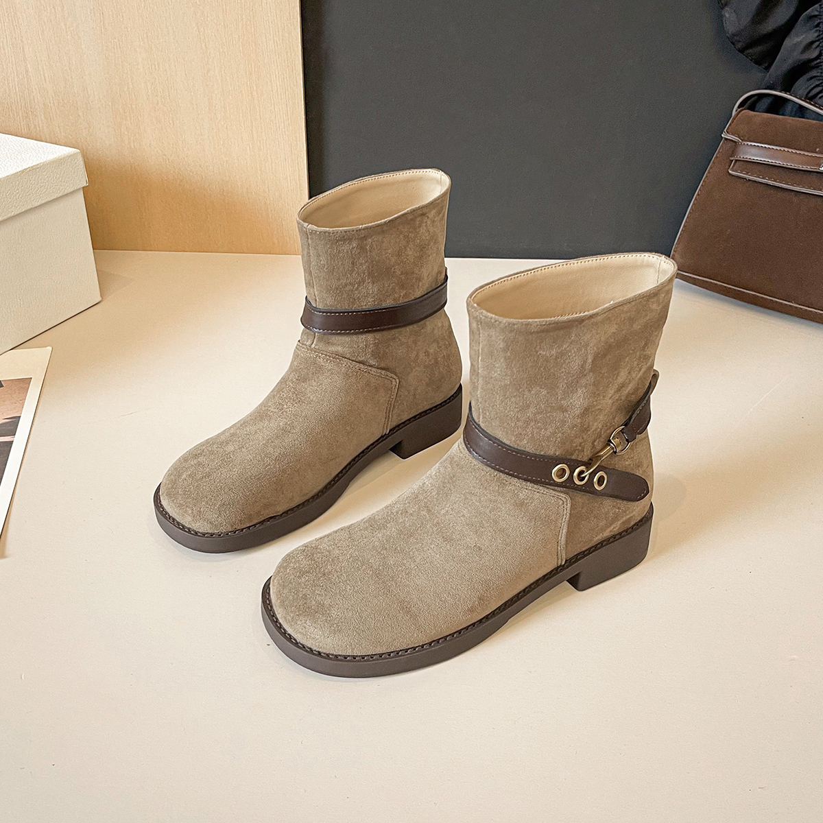 皮带扣复古风短靴女2025新款秋冬厚底马丁靴美拉德靴子西部牛仔靴