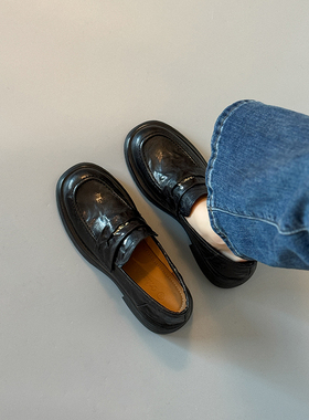 金币乐福鞋女2026新款正流行软底舒适不累脚上班工作鞋粗跟小皮鞋