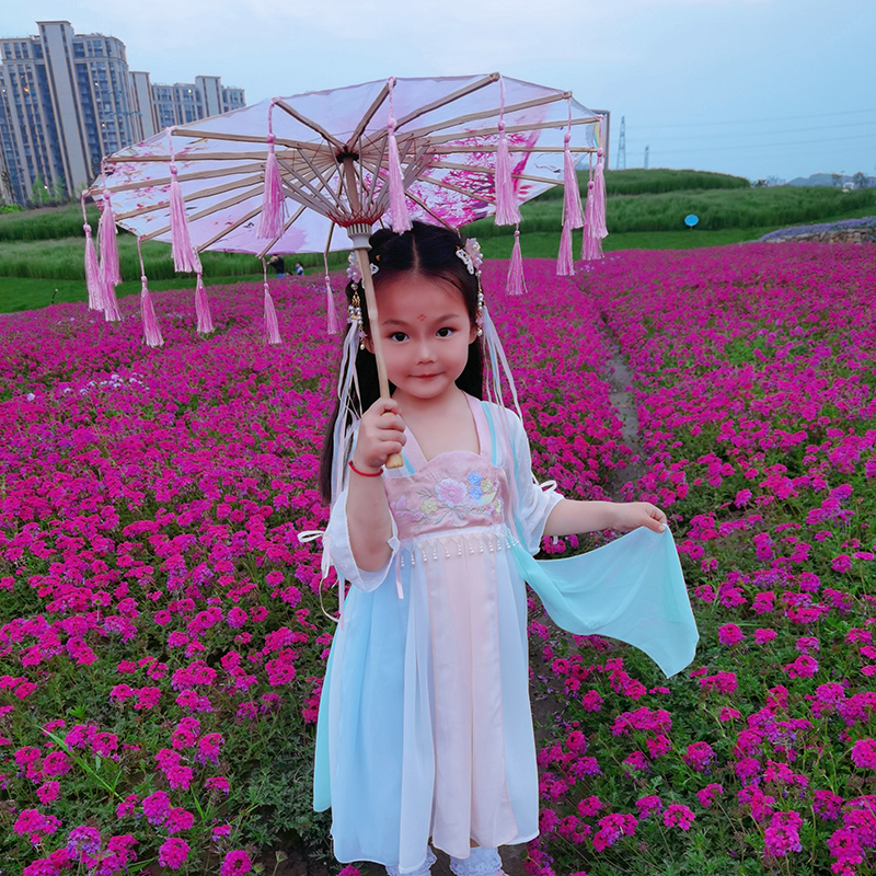 防晒女童舞蹈演出中国风流苏伞