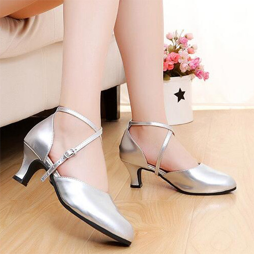 四季拉丁舞鞋女成人中高跟新款交谊广场舞跳舞鞋子舞蹈鞋摩登银色