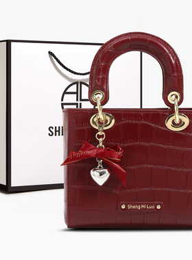 香港品牌轻奢红色包包女2026新款戴妃包手提新娘包斜挎包时尚婚包