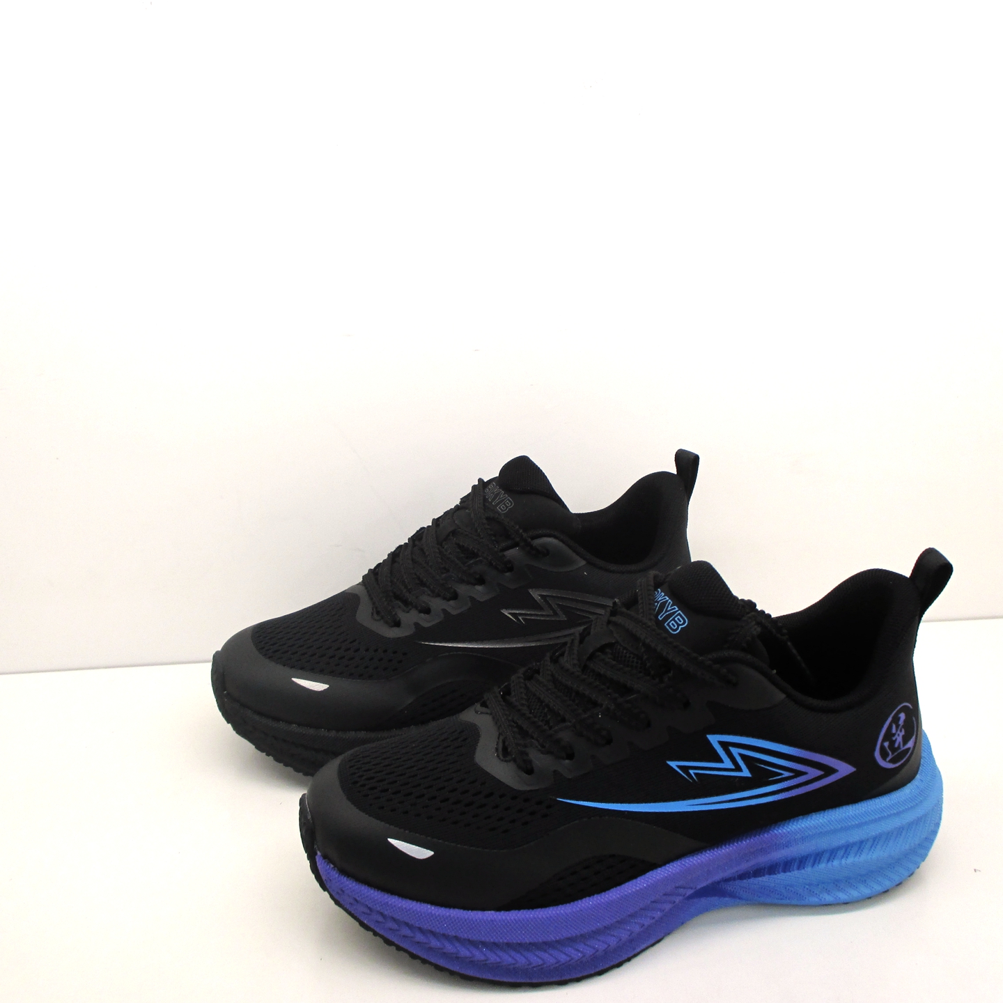 彩虹七天秋款飞织透气运动跑步软底减震碳板支撑体育中考训练防滑