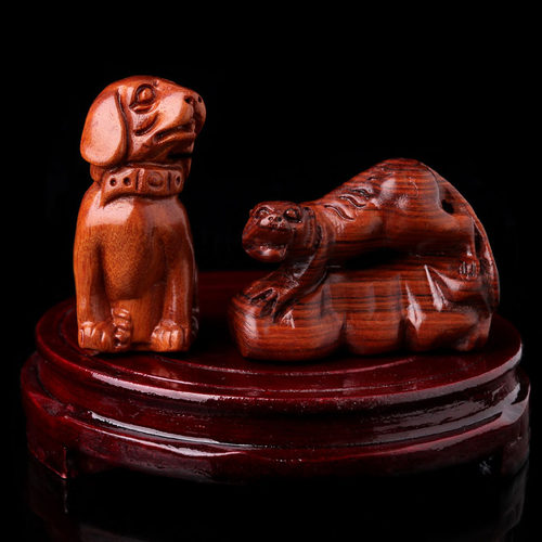 2024年生肖属马的人摆放狗＋虎