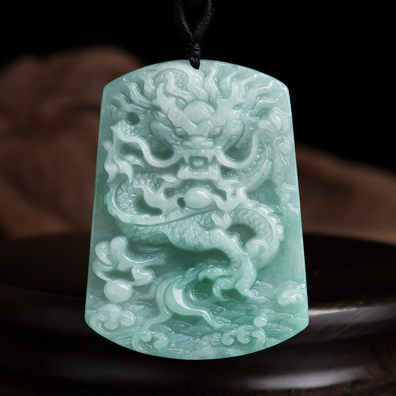 天然翡翠龙牌油青龙腾盛世玉石吊坠2024本命年生肖龙男女项链礼物
