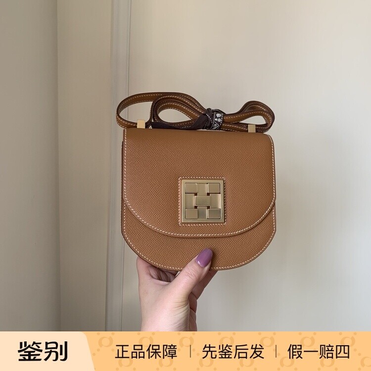 赛克单肩包金棕色金扣
