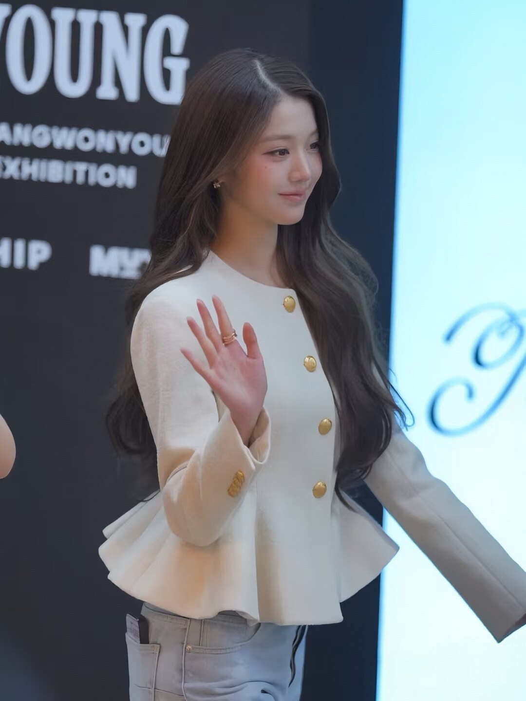 张元英同款精纺毛呢外套女2026年秋季新款小香风短款休闲上衣女