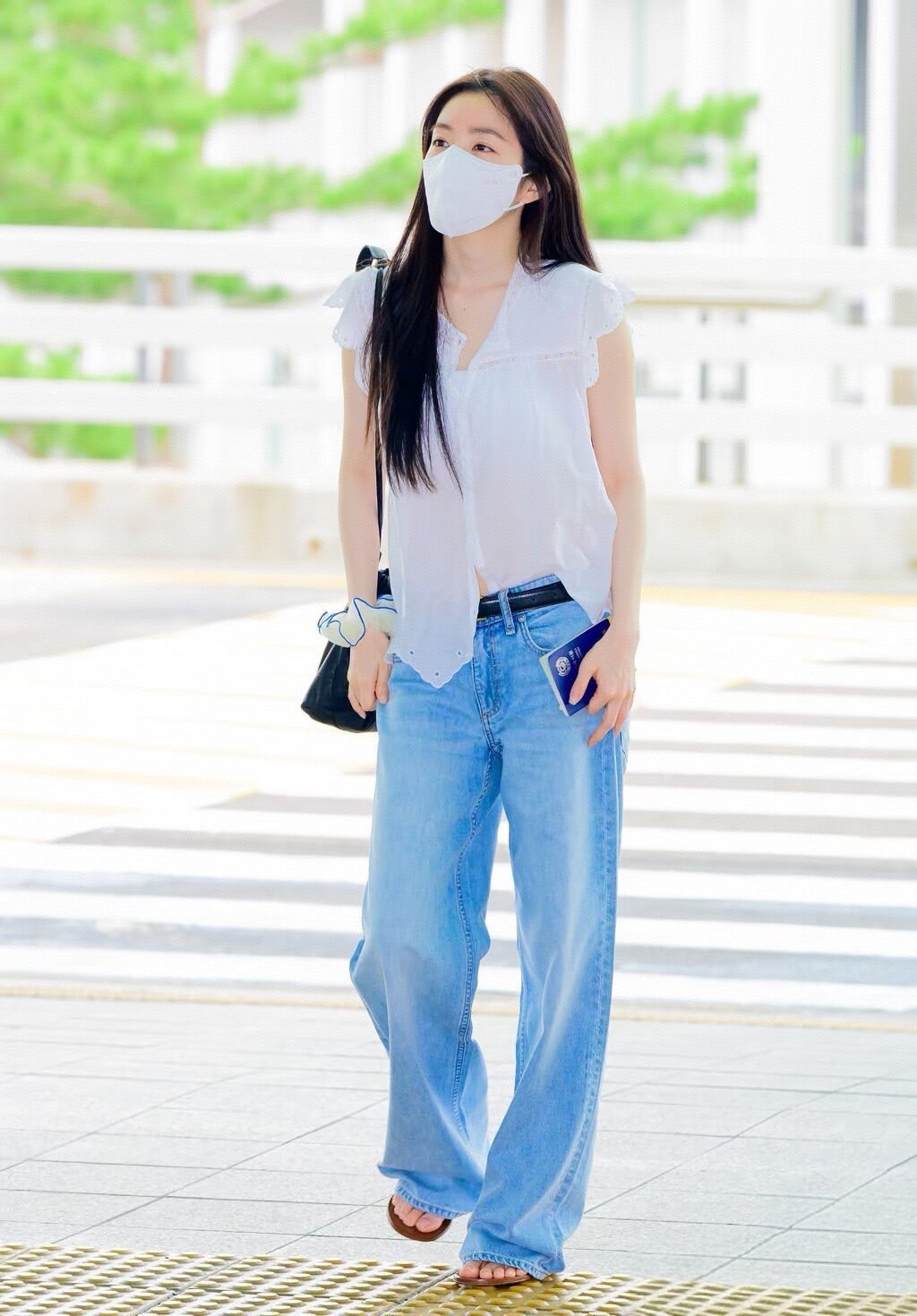 裴泫珠同款2026夏季新款法式洋气减龄花边无袖衬衫女辣妹上衣女