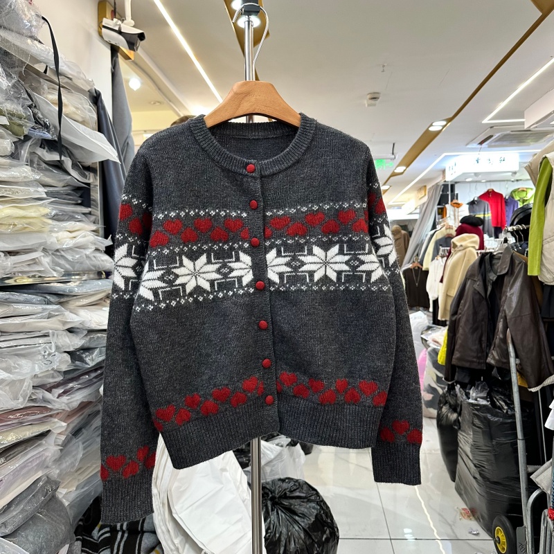 减龄复古缇花小个子开衫毛衣