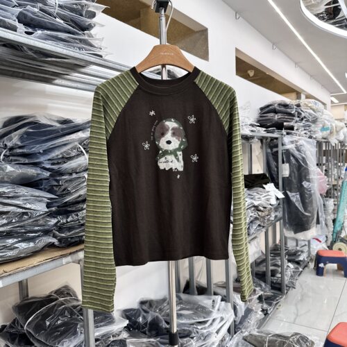壹禾色YHS92869正版T恤上衣潮