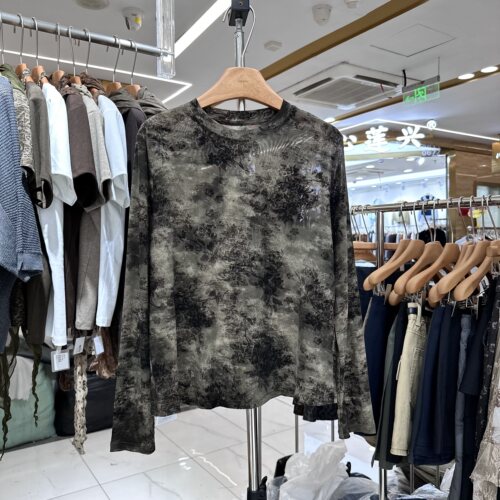 壹禾色YHS92827长袖T恤上衣