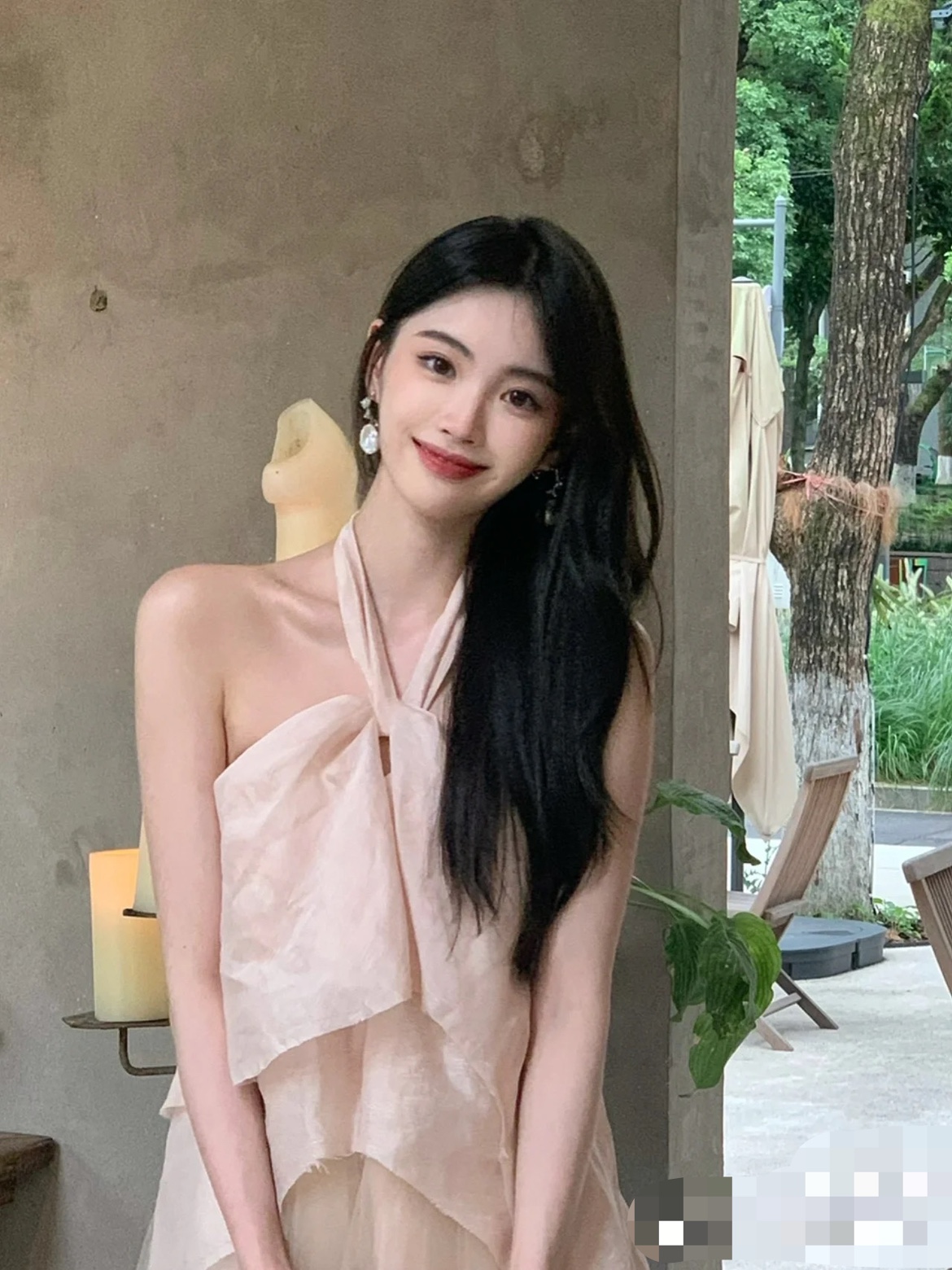 设计师新款藕粉挂脖不规则连衣裙