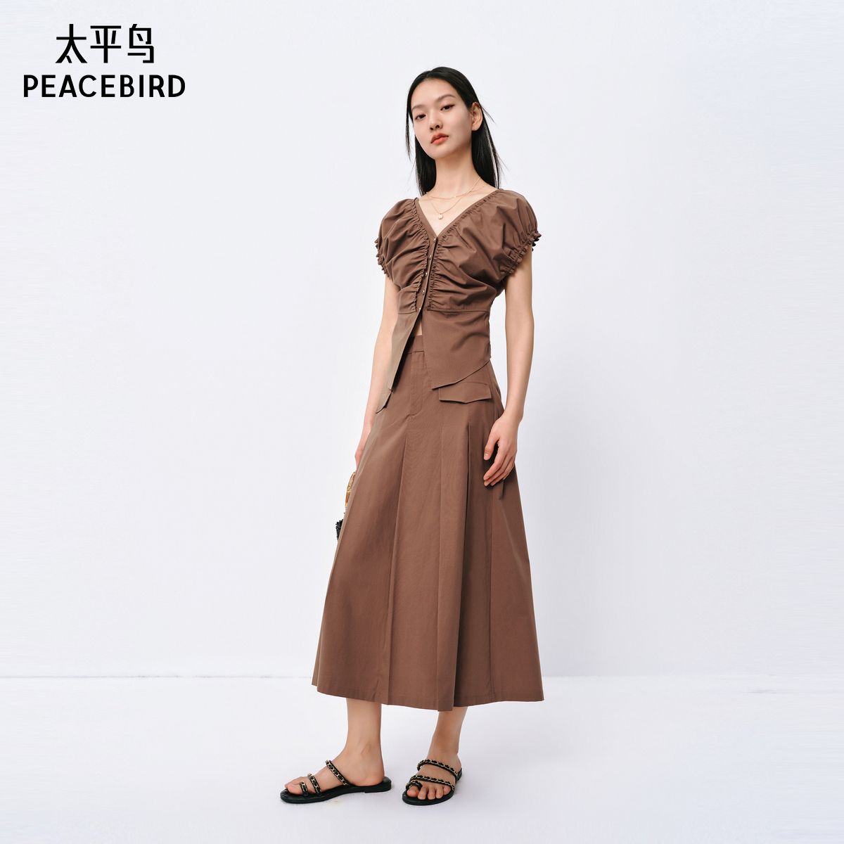 太平鸟莱赛尔气质套装