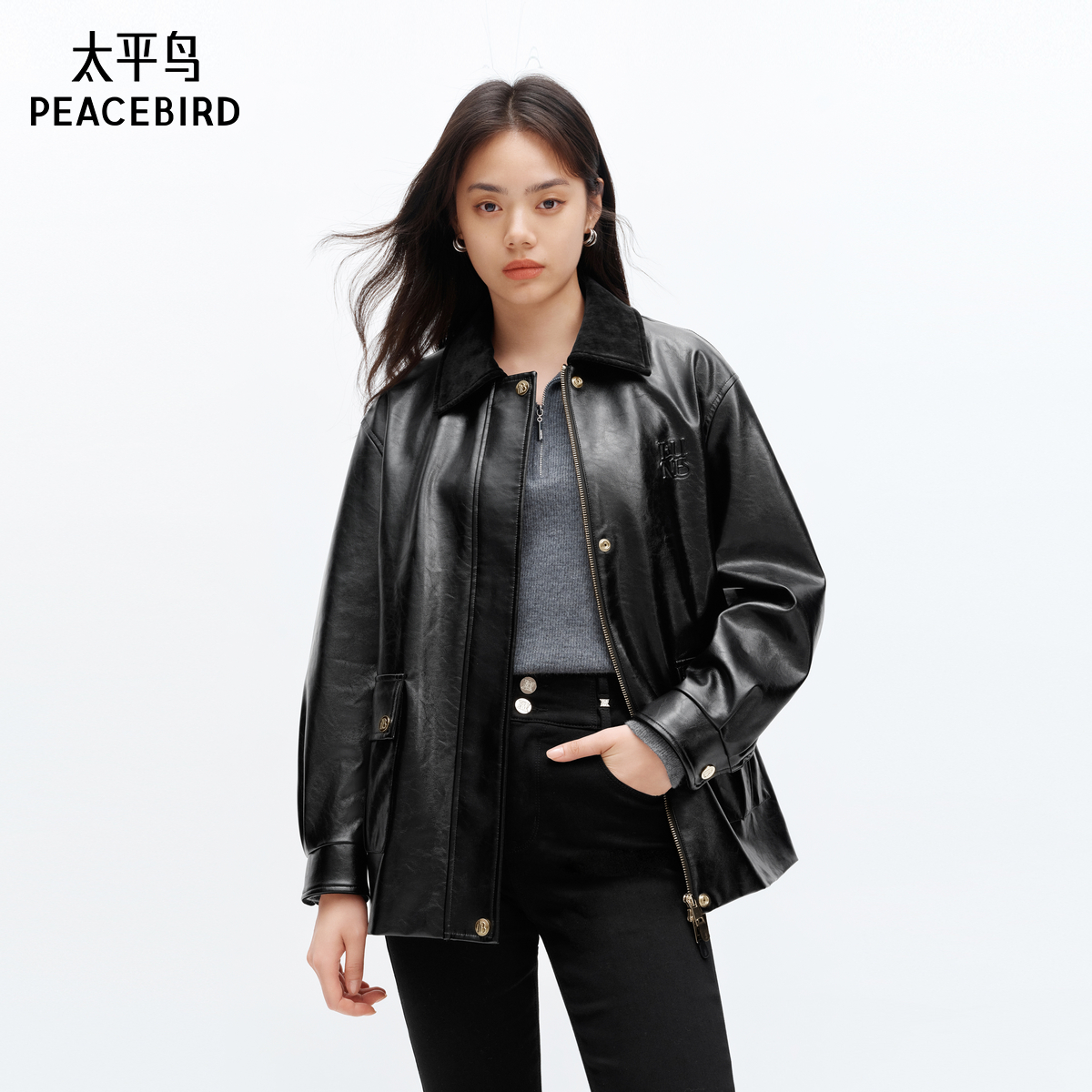 太平鸟油蜡纹PU皮衣夹克外套女冬装新款黑色时尚皮衣外套女*