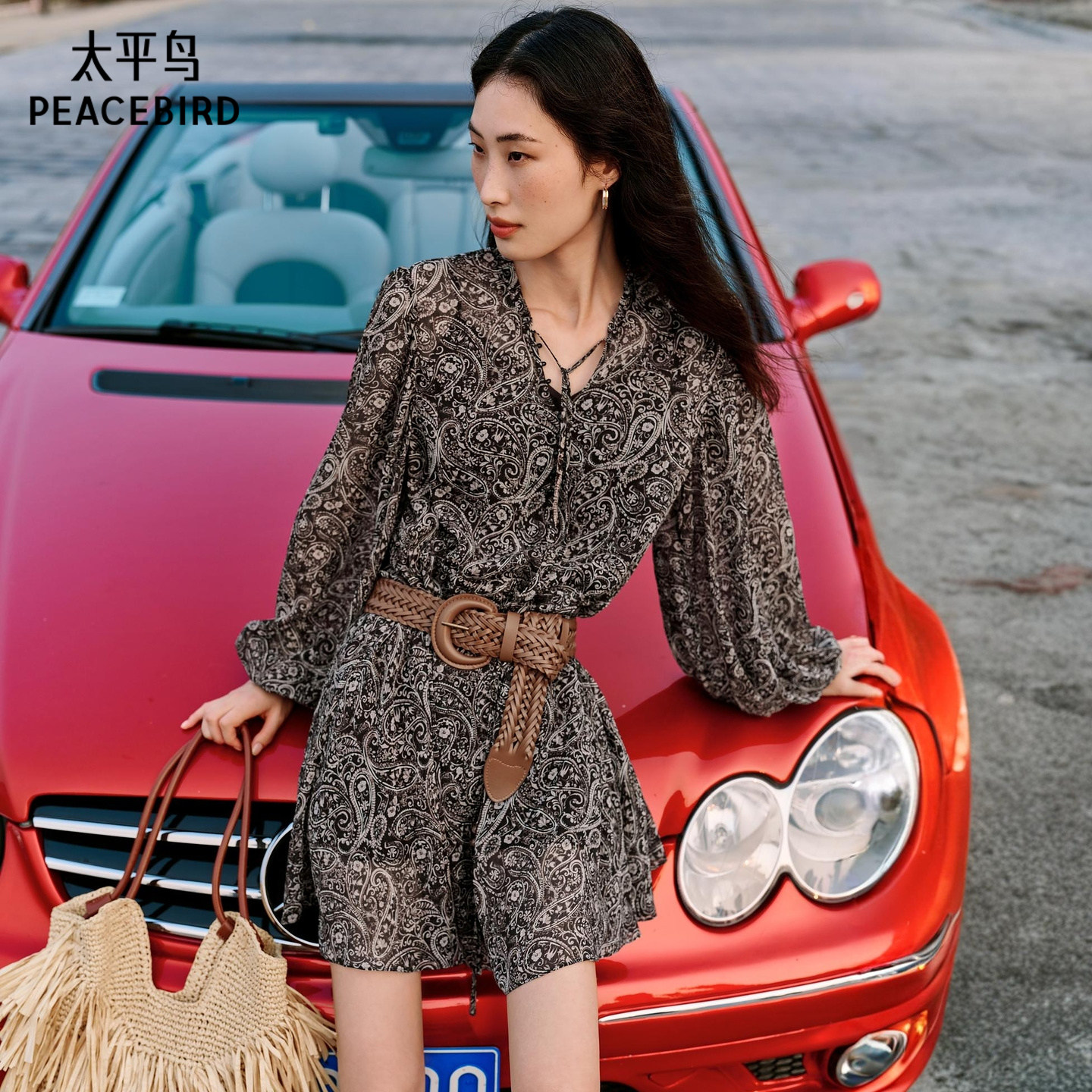 太平鸟LeaWoo联名复古衬衫连衣裙图片