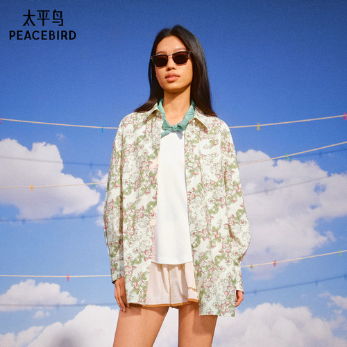 太平鸟满版印花长袖衬衫