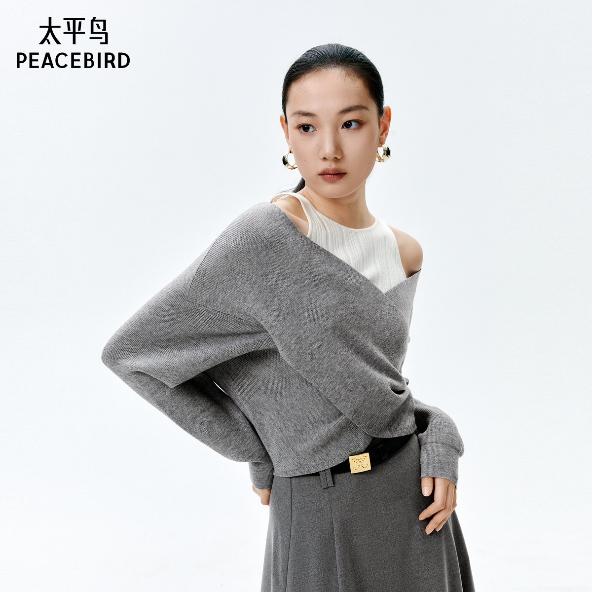 太平鸟女装年春季款假两件套头衫A1EEE1604