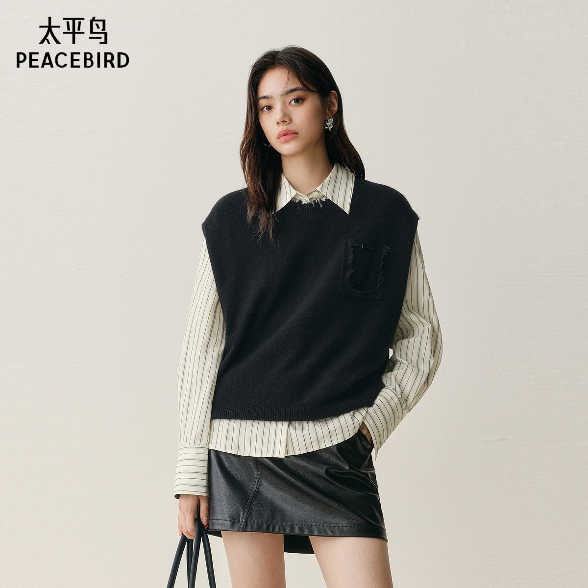【商场同款】太平鸟25冬季新款兔毛混纺假口袋针织背心A3EFF4166