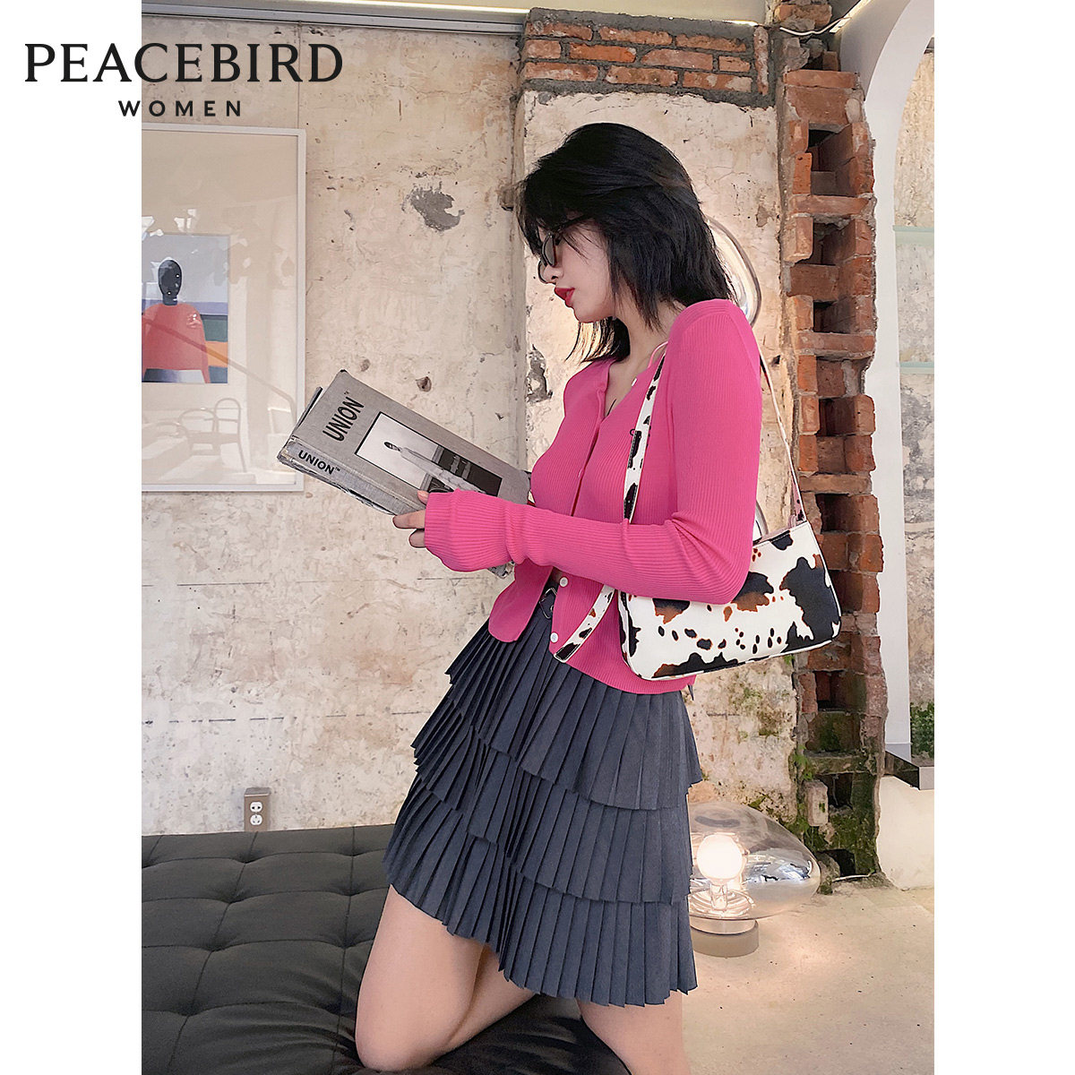 太平鸟百褶裙蛋糕裙2020夏季新款短裙黑学院风