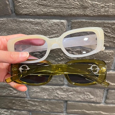 高级感2023新款米白色小框墨镜