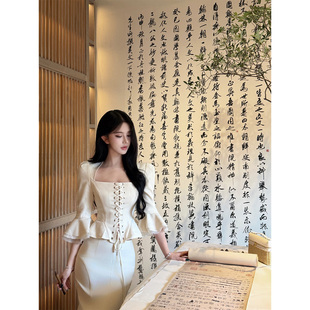 JAYKY YANG【温莎古堡】绑带设计方领白色上衣包臀鱼尾半裙两件套