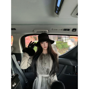 JAYKY YANG【劳伦斯纪事】兔毛毛领短外套高腰开叉羊毛半身裙套装