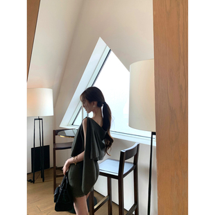 JAYKY YANG【橄榄】斜肩包臀修身连衣裙飘带设计不规则披肩套装