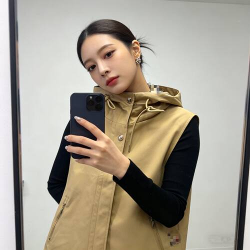 2026年春季新款休闲舒适连帽马甲女轻薄连帽外套-126009