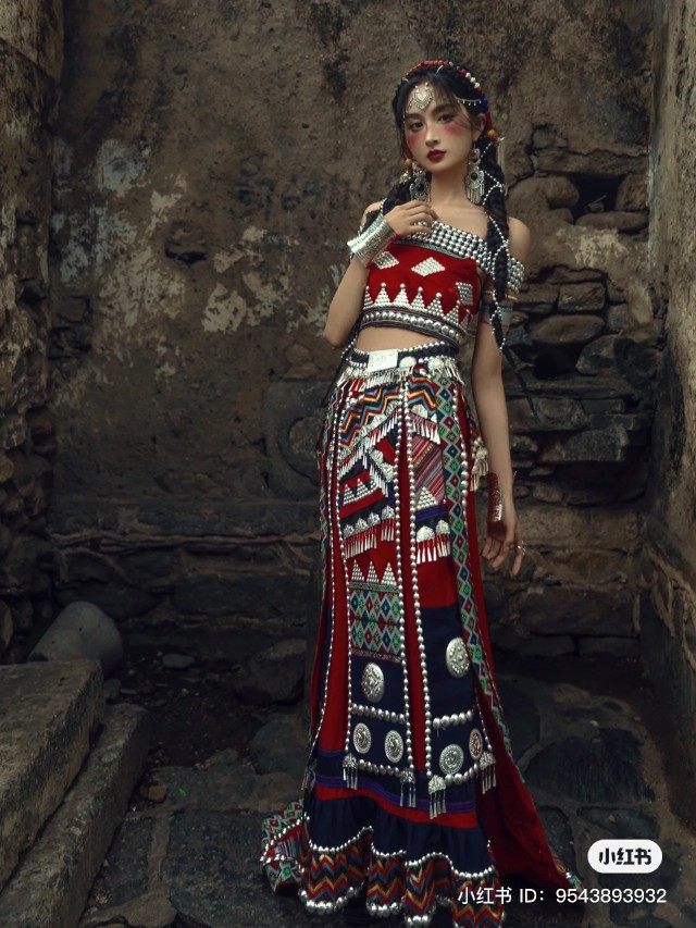 佤族少数民族服装女云南贵州瓦族少女野性美旅拍服