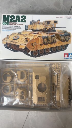 田宫35264 1/35美国M2A2布雷德利步兵战车拼装模型（包邮）