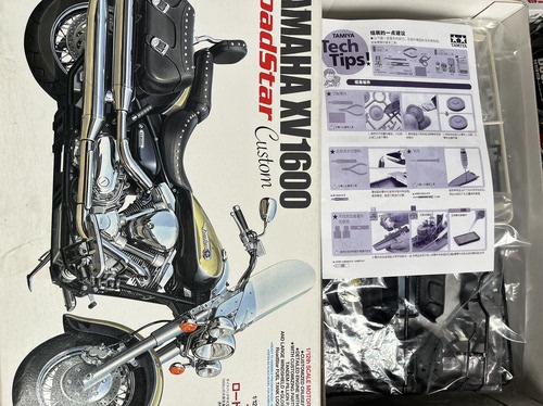 田宫拼装车模 14135 1/12 雅马哈XV1600 Road Star Custom盒损
