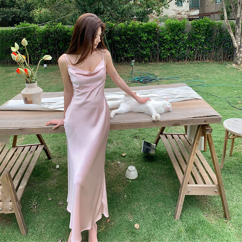 2026夏装新款高档轻奢荡领吊带裙女气质修身连衣裙高腰长裙子