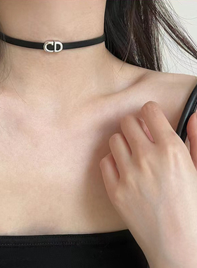 时髦字母洋气一款两戴颈链皮绳