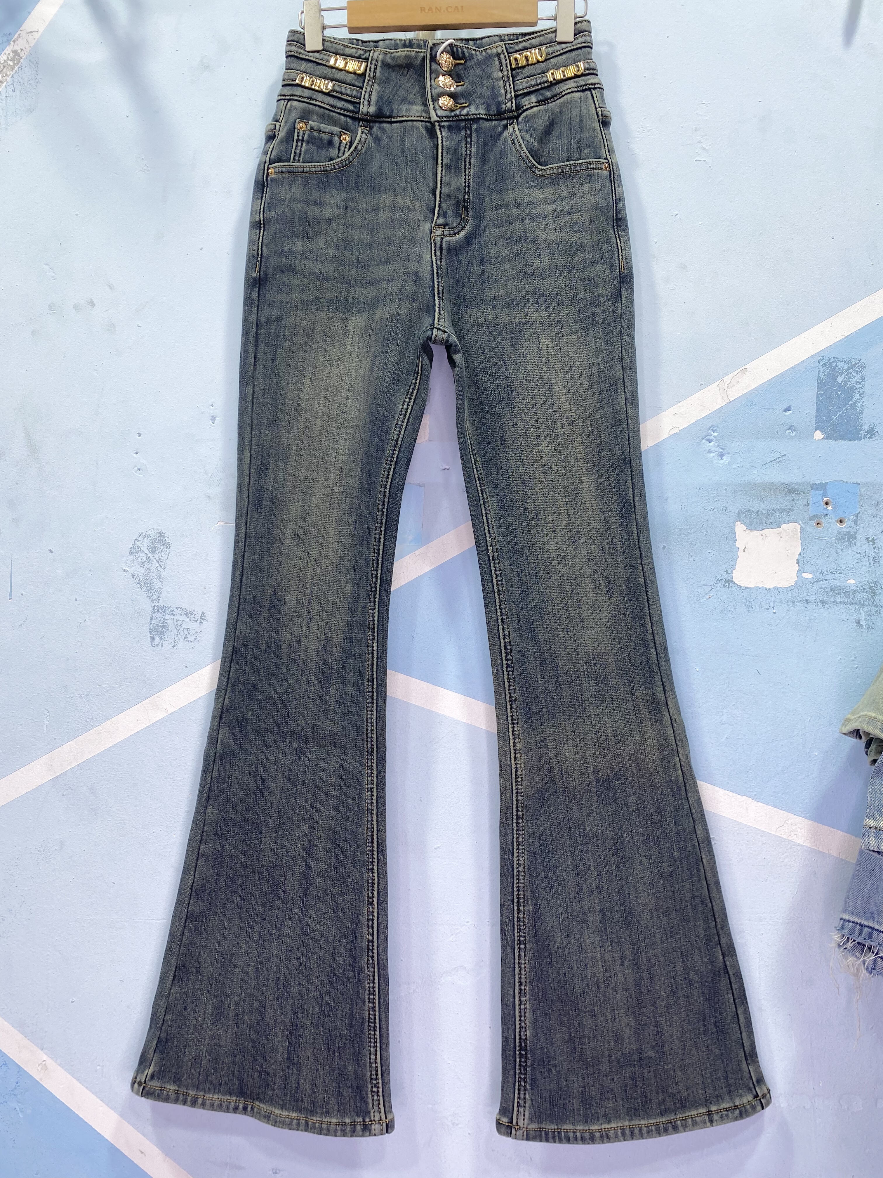 6695弹力加绒复古怀旧蓝微喇牛仔裤女冬季新款高腰显瘦修身喇叭裤