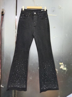 高弹烫钻黑灰微喇牛仔裤女秋2024新款修身高腰显瘦喇叭裤子