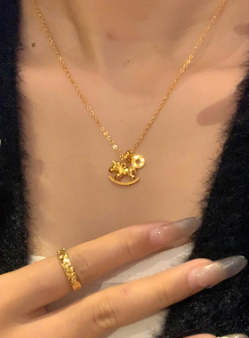 铜合金项链 爆闪碎碎冰摇摇木马项链女马上有钱锁骨链精致配饰