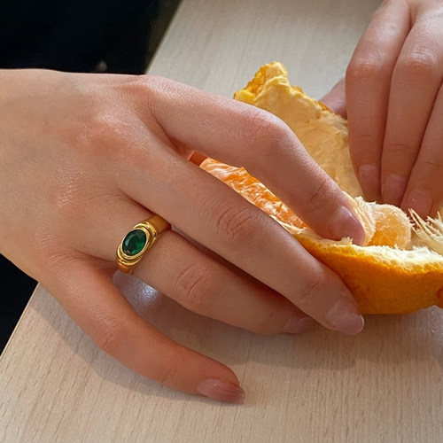 钛钢戒指 复古冷淡风绿色戒指女小众设计感轻奢手饰食指环不褪色