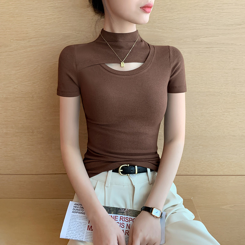 轻奢高货半高领黑色短袖t恤女2025新款正肩修身显瘦螺纹镂空设计