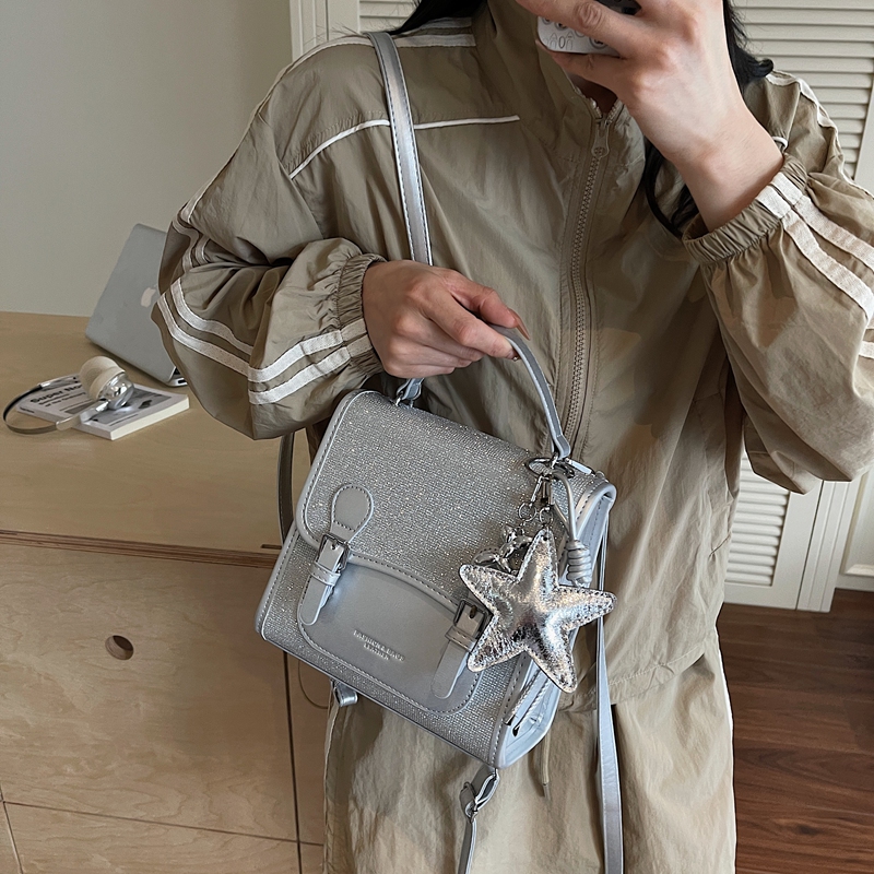 德国BLOM高级感女式时尚双肩包