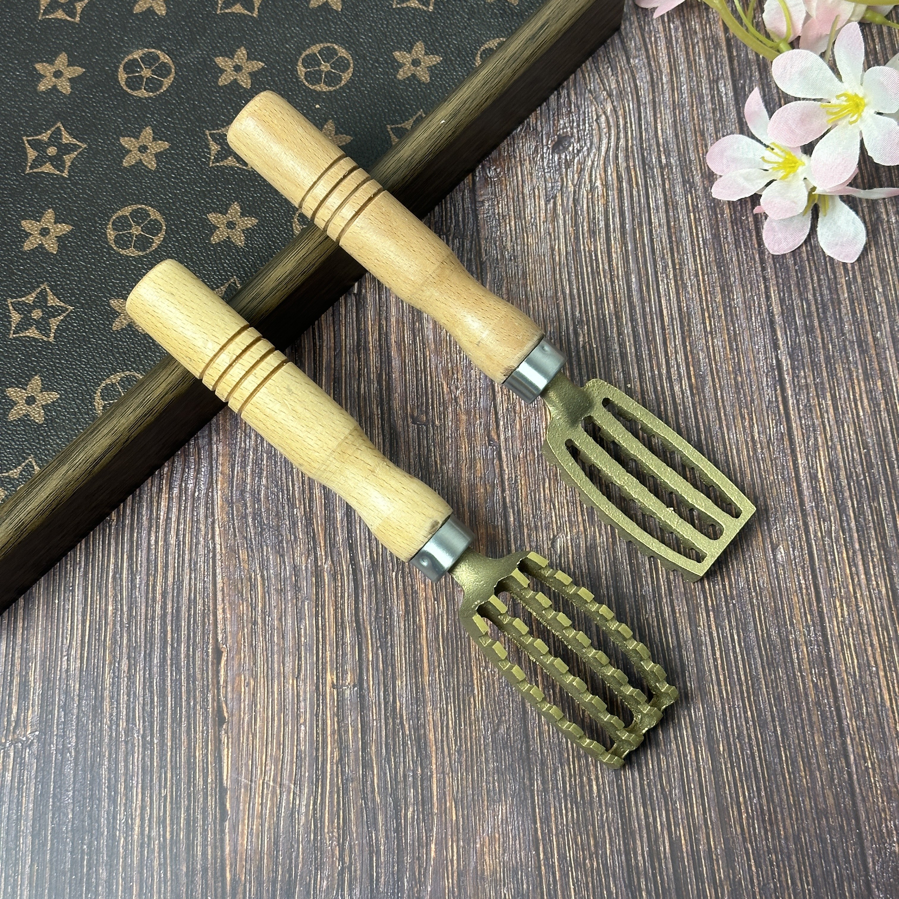 日式黄铜木柄鱼鳞刨家用清洁工具