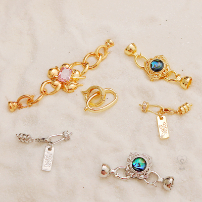 14K保色镶锆石贴贝四叶手链饰品