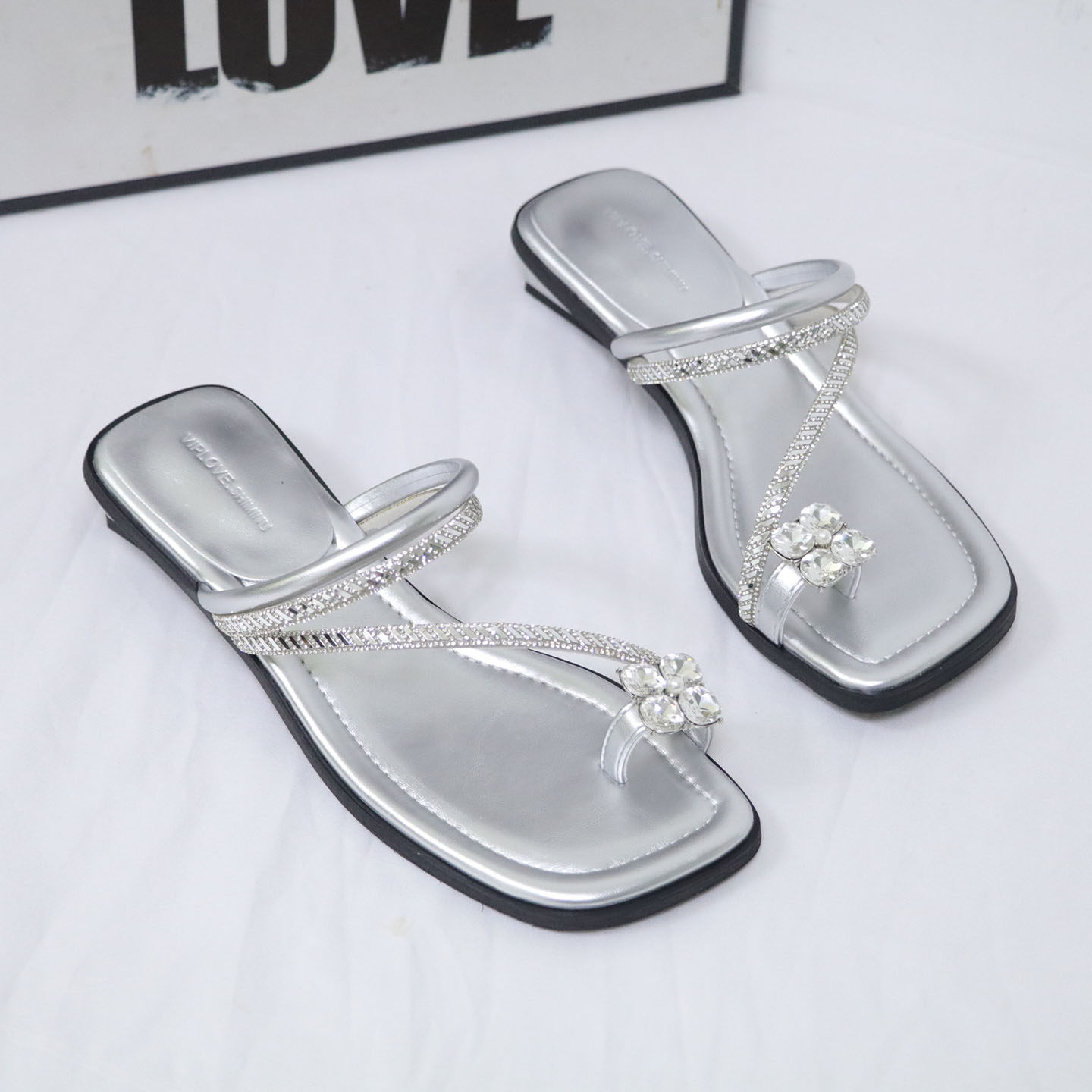 法式平底凉鞋女款2026新款夏季外穿水钻珍珠夹趾套趾配裙子凉拖鞋,女鞋,一字拖,淘宝优惠券,粉丝福利购,淘宝优惠卷