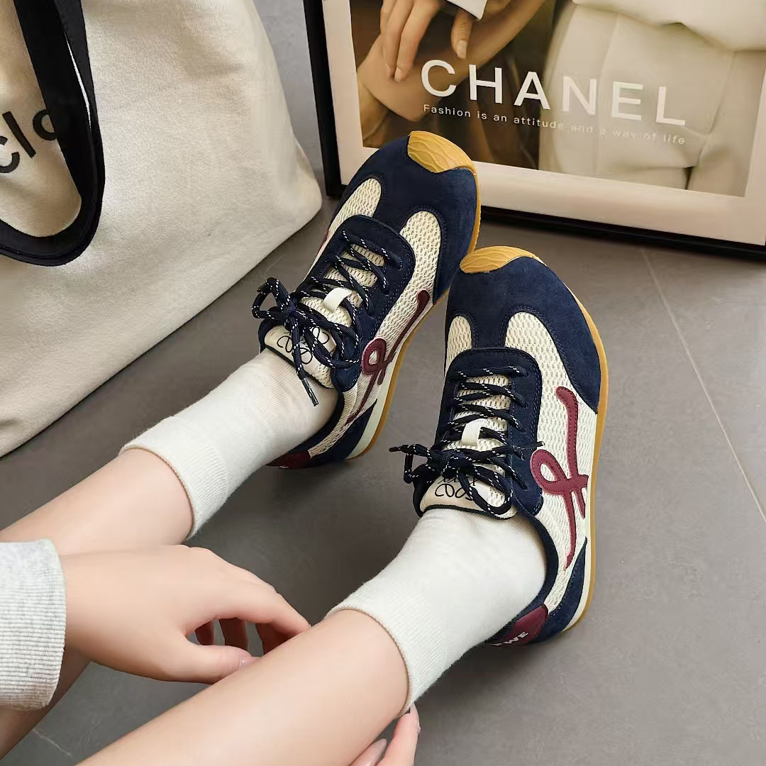 德训鞋女2025平底真皮爆款透气