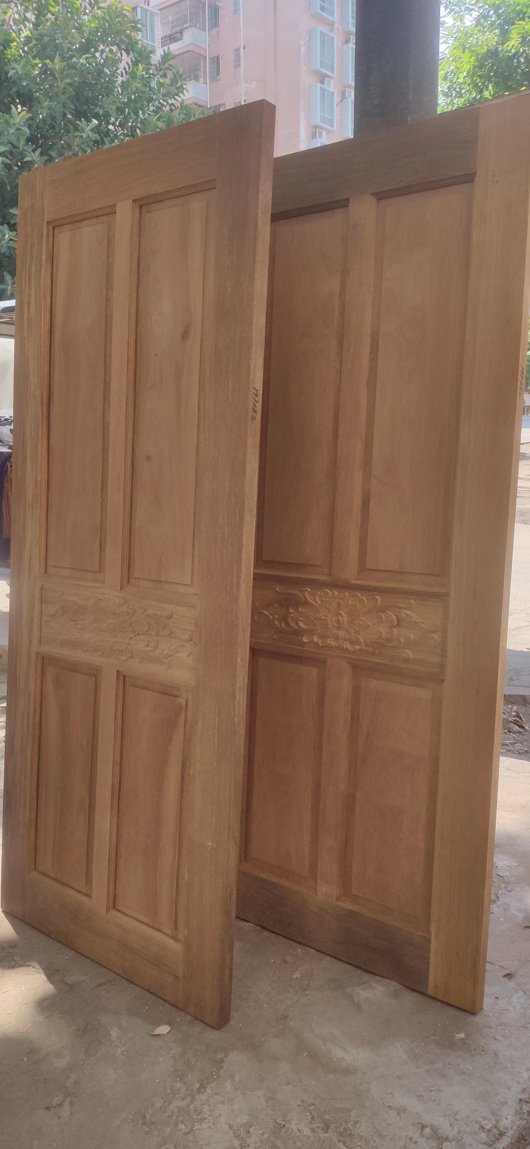 菠萝格纯实木门平开门房间门原木门定制卧室门刚果沙比利原木门