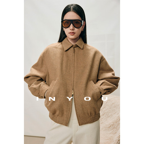 因由 飞行式极简秋冬翻领外套气质蓬松工装风90白鹅绒羽绒服女