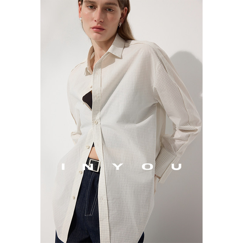 因由 2026早春简约休闲翻领格子线条四季款拼接长袖白色衬衫女