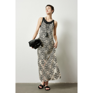 因由 波西米亚度假吊带裙女定制蕾丝两件套轻奢高级感镂空连衣裙