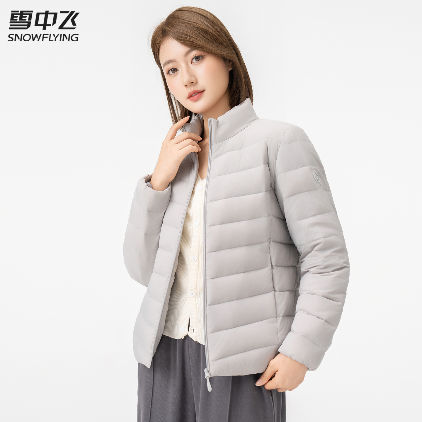 雪中飞轻薄羽绒服冬季女短款