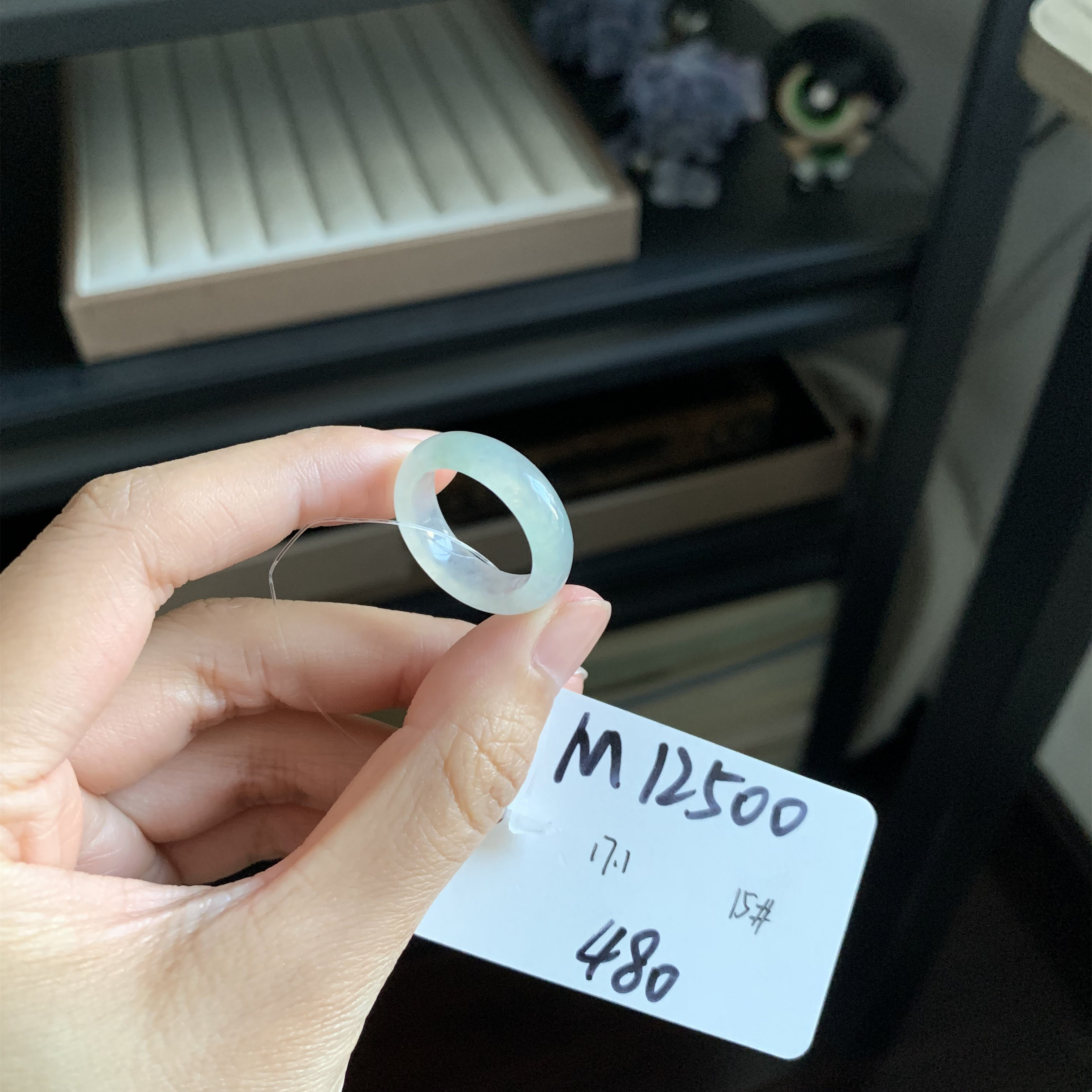 毛毛的翠//M 12500/天然淡绿糯冰翡翠戒圈/480
