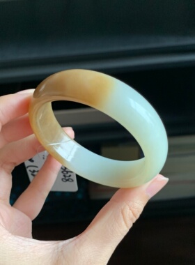 毛毛的翠//M 13628/和田玉糖白双色宽版手镯//52/3500