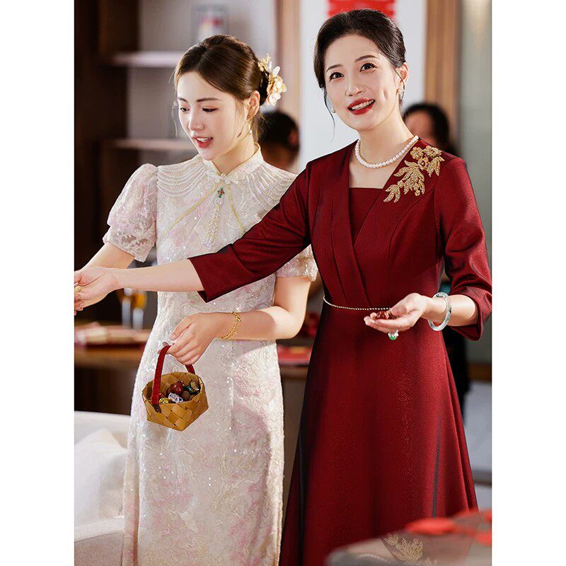 喜婆婆婚宴装礼服裙2026春秋新款妈妈装气质优雅钉珠酒红色连衣裙